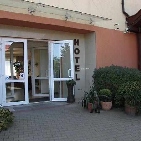 Hotel Przylesie Sierosław Екстериор снимка