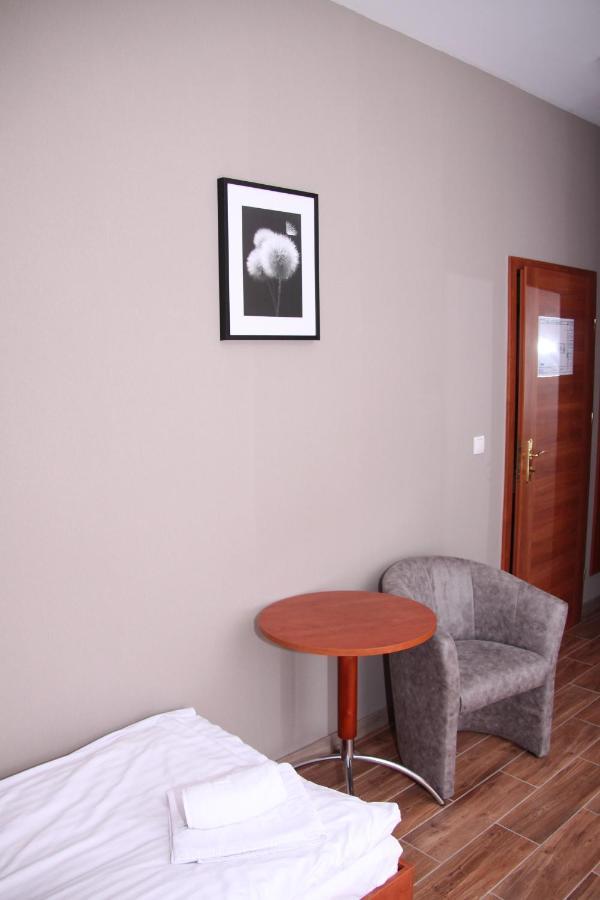 Hotel Przylesie Sierosław Екстериор снимка
