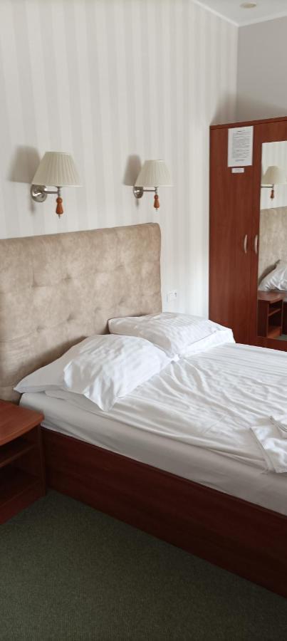 Hotel Przylesie Sierosław Екстериор снимка