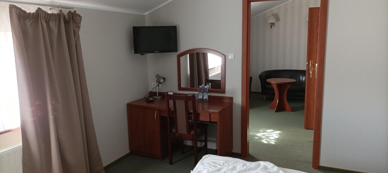 Hotel Przylesie Sierosław Екстериор снимка