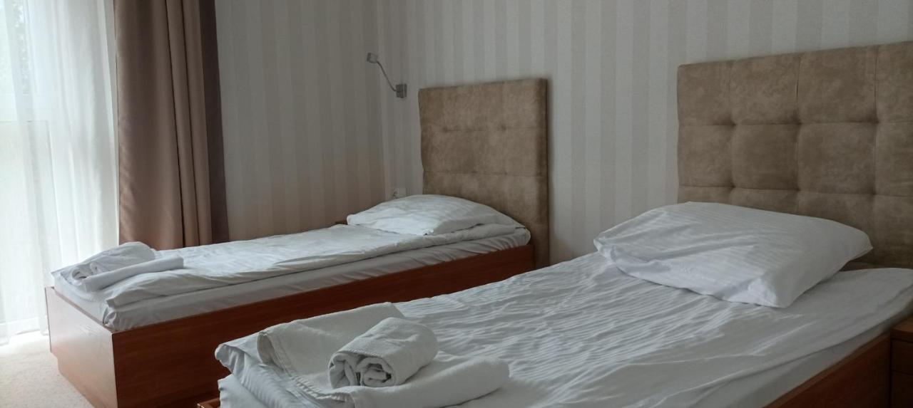 Hotel Przylesie Sierosław Екстериор снимка