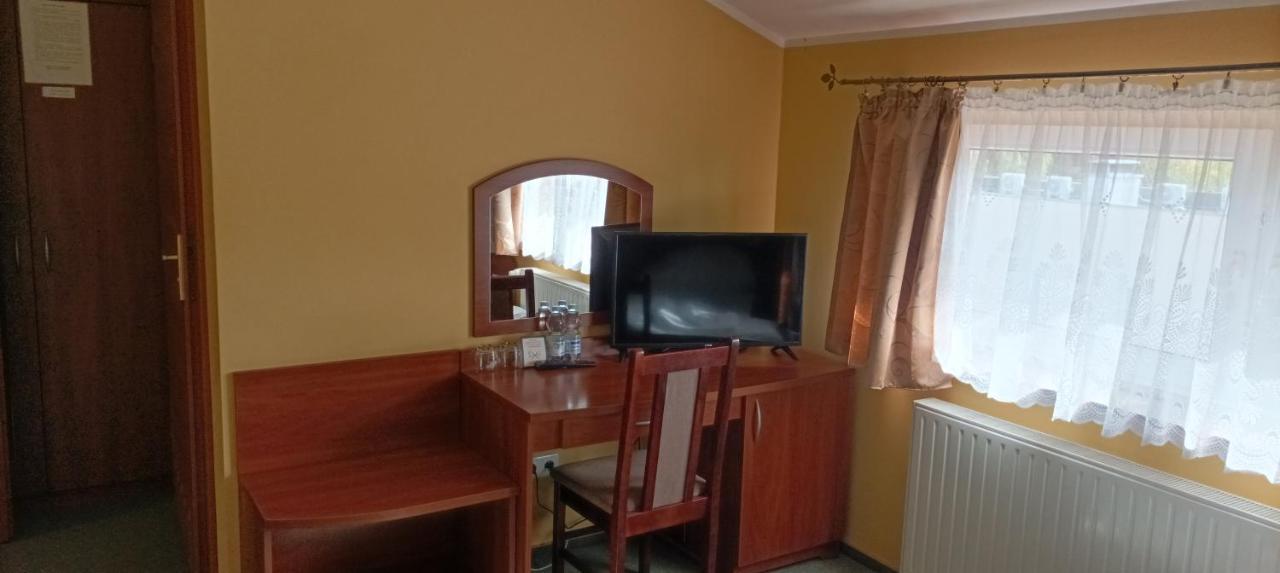 Hotel Przylesie Sierosław Екстериор снимка