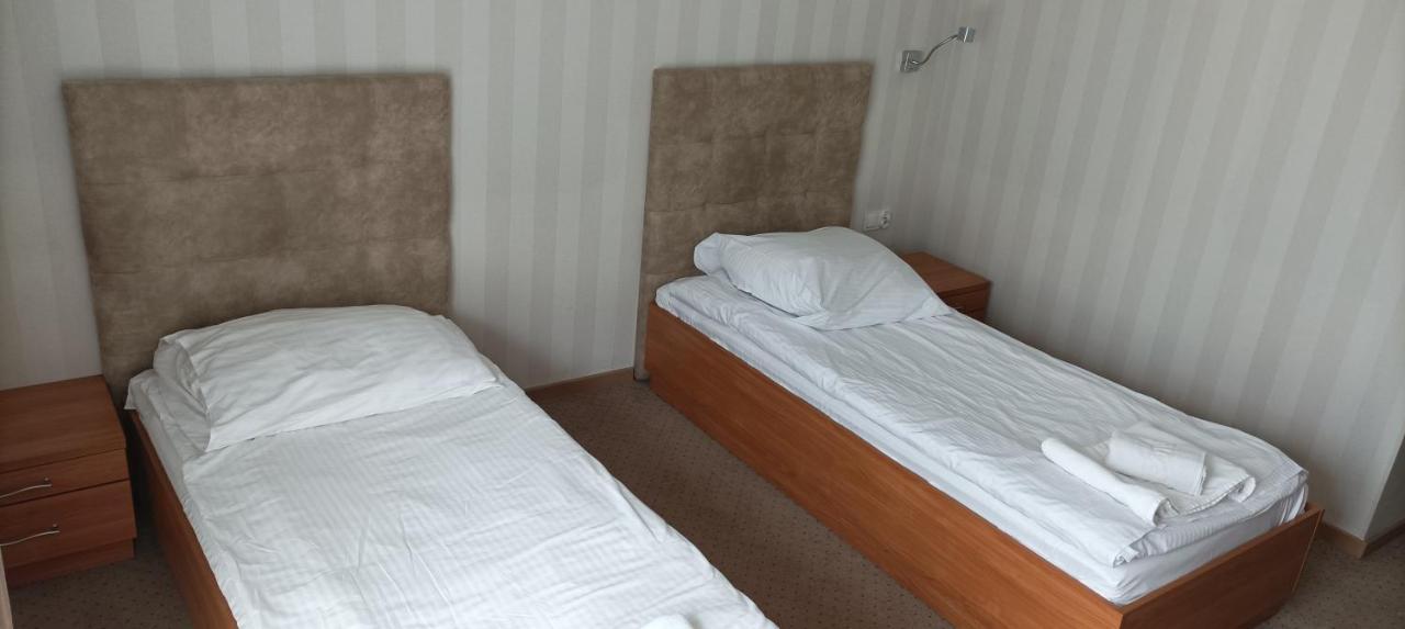 Hotel Przylesie Sierosław Екстериор снимка